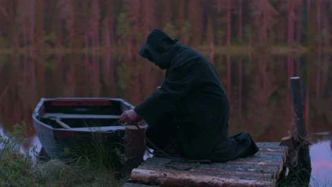 The stranger at the pier Video stock 95426011