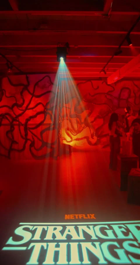 Stranger Things Immersive Experience with Upside Down Decor Видео 324900613