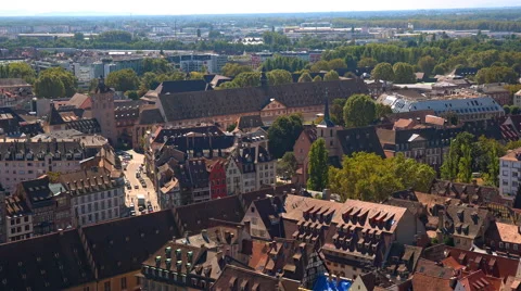 Strasbourg, top view, red roofs of houses, cars Vídeos de archivo 67460907