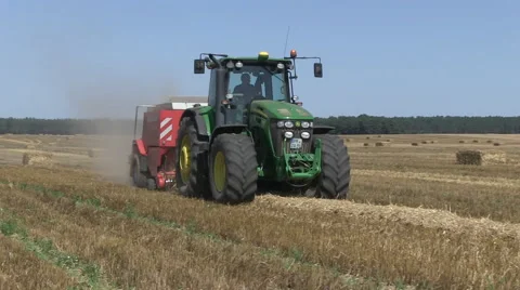Straw baling close Video stock 59125357
