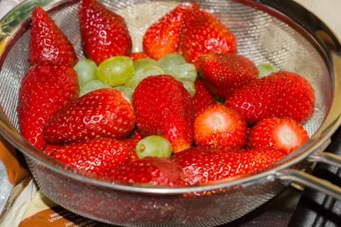 Strawberries and grapes Foto stock