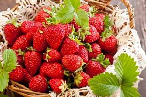 Strawberries in basket Foto stock