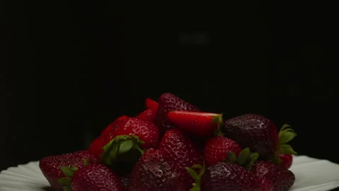 Strawberries disappear into the timelapse Stock Footage 192591219
