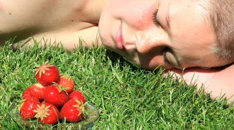 Strawberries Stock Footage 752407