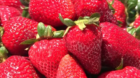 Strawberries in pile turning Stock-Footage 11056239