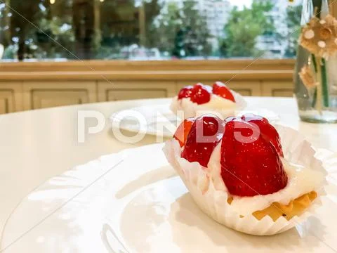 Strawberry Cake Served In Cafeteria Stock Photos