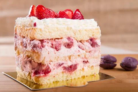 Strawberry Cake Slice rectangle shape on wooden background Foto stock