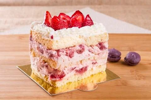 Strawberry Cake Slice rectangle shape on wooden background Foto stock