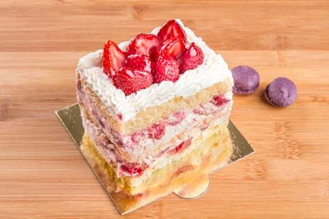 Strawberry Cake Slice rectangle shape on wooden background Foto stock