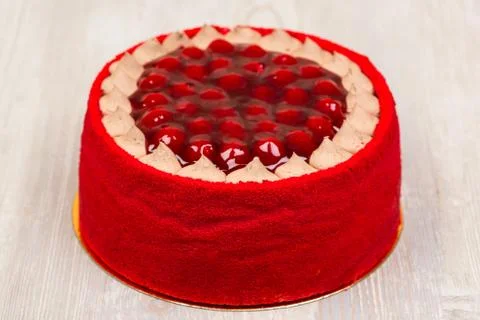 The strawberry cake on the table Foto stock