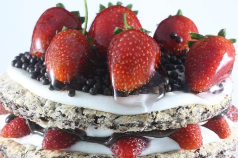 Strawberry chocolate cake 库存照片