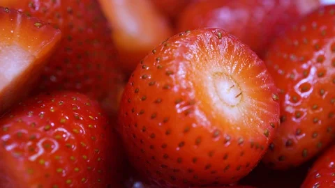 Strawberry chunks In Extreme Close Up 库存影片 97293784
