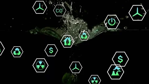 Strawberry hovering then dropping, piercing water, making splash and bubbles, Stockbeeldmateriaal 323335918