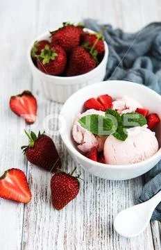 Strawberry ice cream Stock Photos