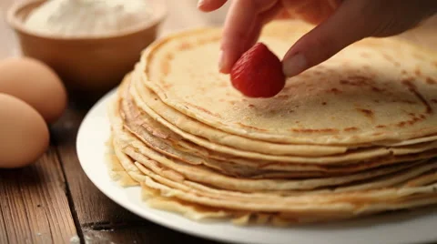 Strawberry pancake Stock Footage 937930