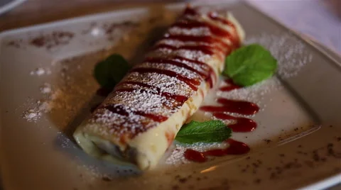 Strawberry pancake on the plate Stock-Footage 67460063