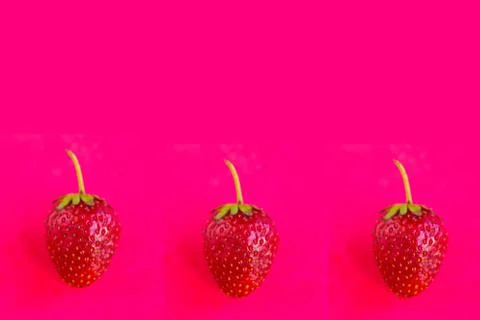 Strawberry pattern on dark red background, copy space for the text Stockfoto's