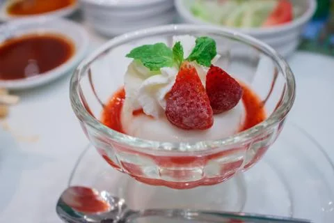 Strawberry pudding Stock Photos