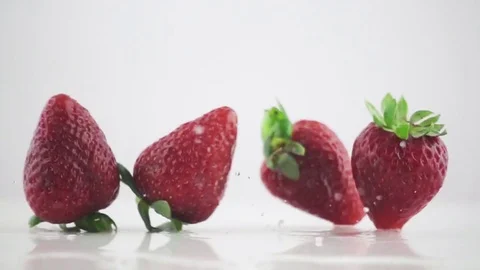 Strawberry Slow Motion Falling in Water Video stock 72283952