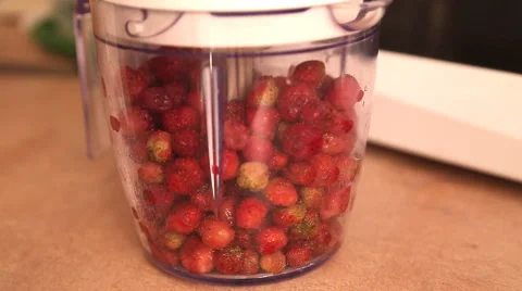 Strawberry's preparation in mixer Stock Footage 51733802