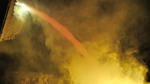 Stream casting the molten metal Stock Footage 141855827