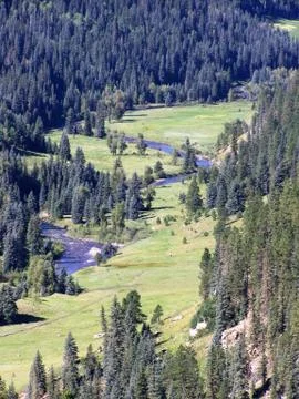 Stream in mountain valley Foto stock