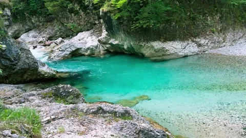 Streaming Mountain River with Crystal Cold Water. Orrido dello Slizza, Italy Video stock 329111365
