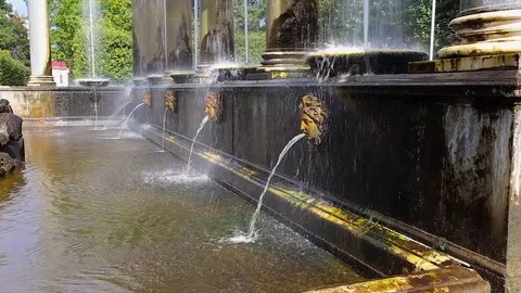 Streams of water flow Vídeo Stock 77573490