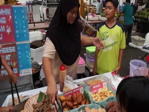 Street bazaar Malaysia Stock Footage 121862855