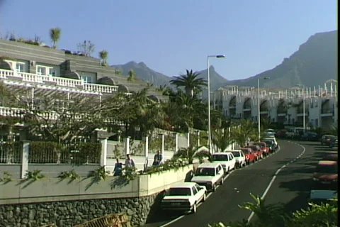 Street to Beach Stock-Footage 820509