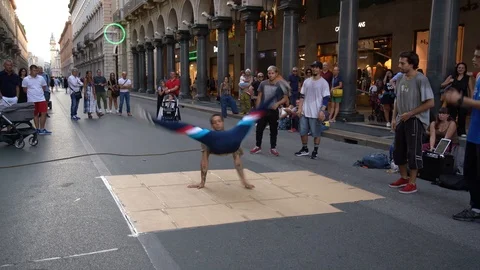 A street breakdancer in Turin Video stock 117436411