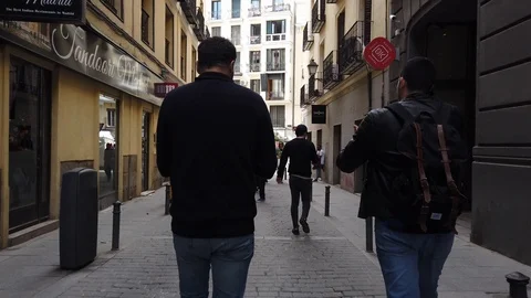 STREET IN CENTRAL MADRID 库存影片 107175086