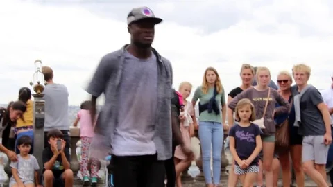 Street dancer doing some moves Stock Footage 78507285