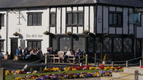 Street dining in Aldeburgh Stock Footage 172269285