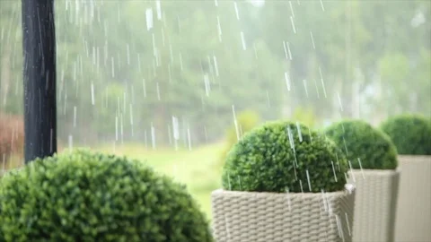 On the street it is raining Video stock 93833775