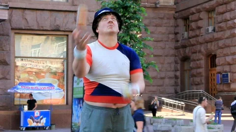 Street juggler Stock Footage 731229