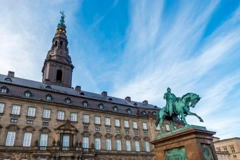 Street level view of the Christiansborg Palace and Tower Foto stock