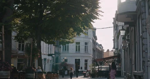 Street Life 8K Stock-Footage 343760812
