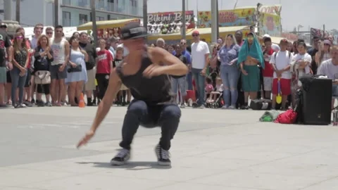Street performer break dancing Stock-Footage 136131211