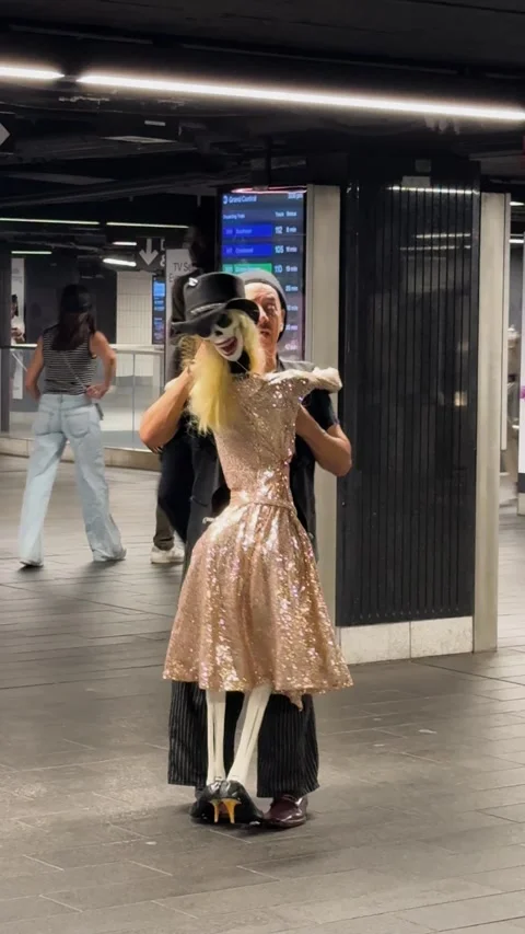 Street Performer Dancing with Skeleton Mannequin in New York City Subway Station 動画素材 340572243