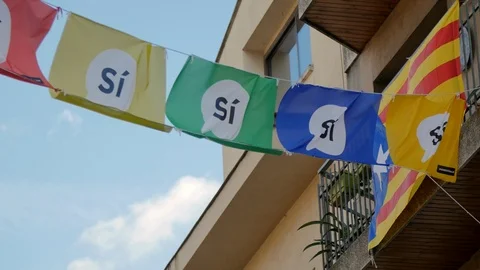 Street Posters supporting the Catalan Referendum. Catalonia. Spain Video stock 89809049