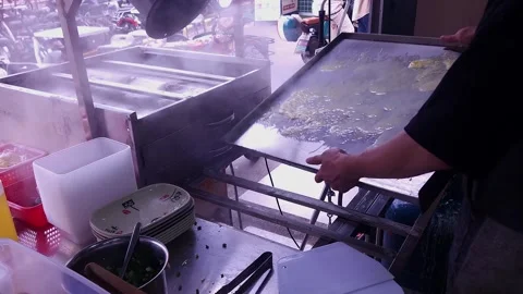 A street side vendor making changfen， 4K Stock-Footage 268689647