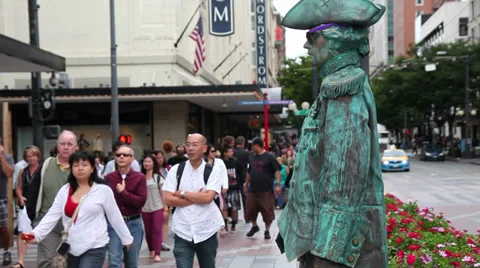 STREET STATUE GUY Video stock 32151831