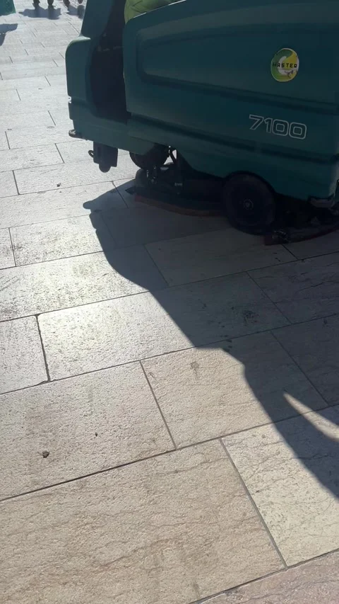 Street Sweeper in Venice Stock Footage 310939441