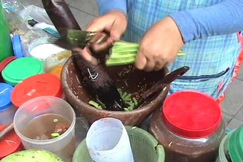 Street Vendor Making Spicy Green Bean Salad Stock Footage