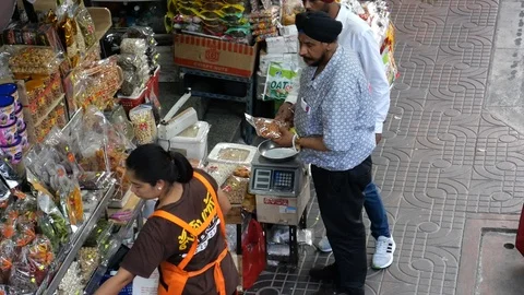 Street vendors 스톡 동영상 120414242