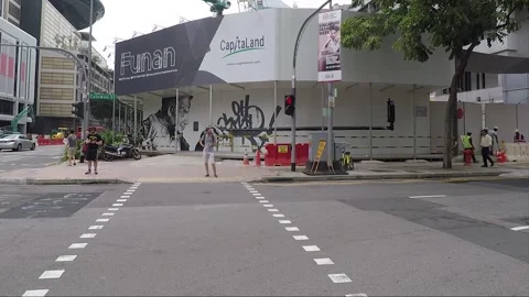 Street View, Red Light, Pedestrian Crosswalk,  Coleman Street, Singapore Vídeo Stock 332728313