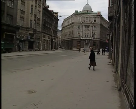 Street at war 2 库存影片 8764548