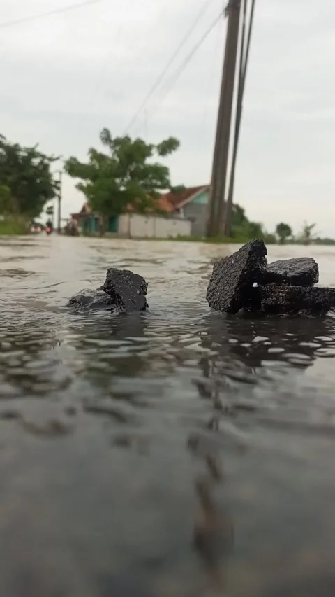 Street waves Stock Footage 236704610