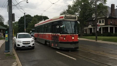 Streetcar Passing By Vidéo 90147470